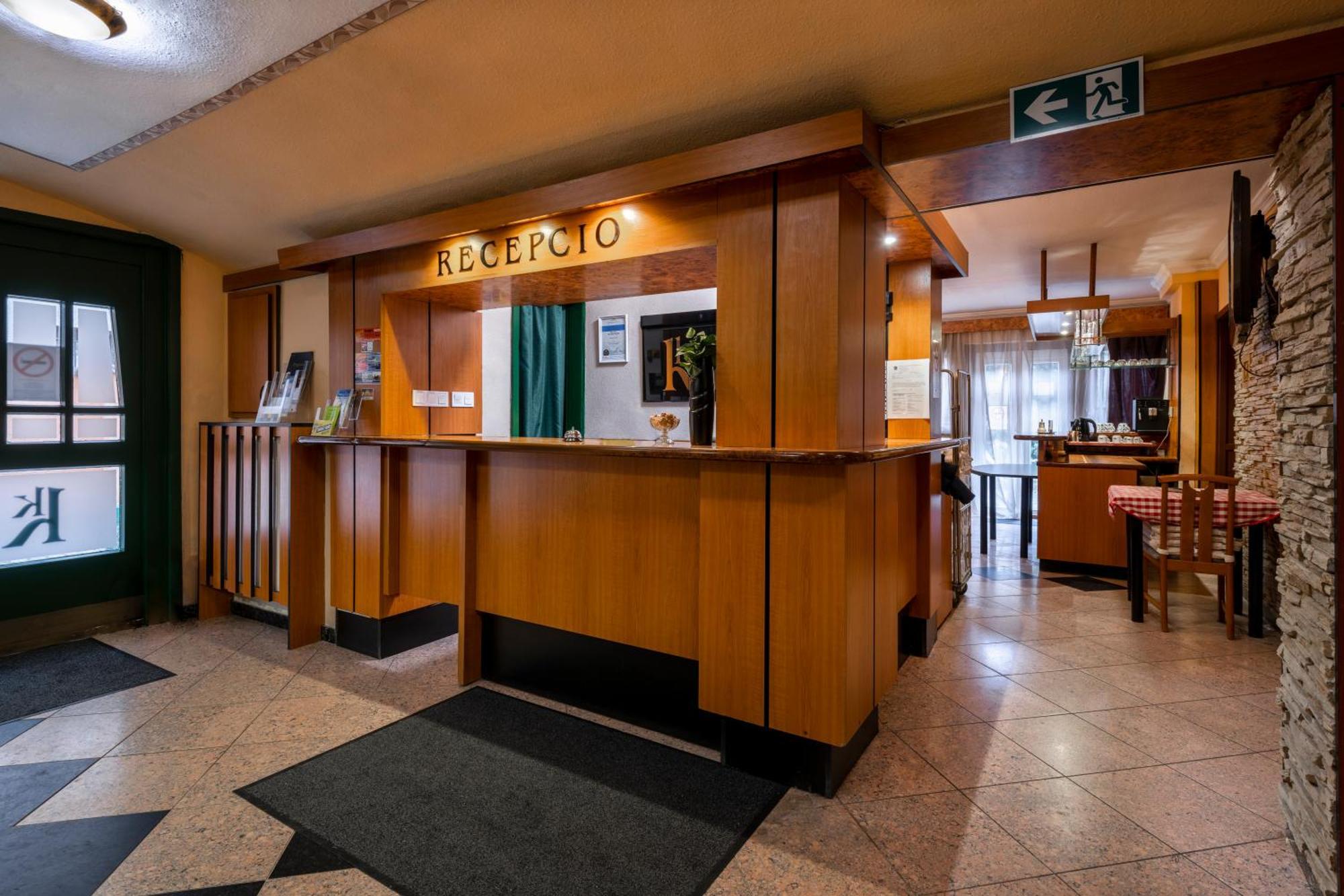 Hotel Kristal Gellert Hill Budapest Exterior photo