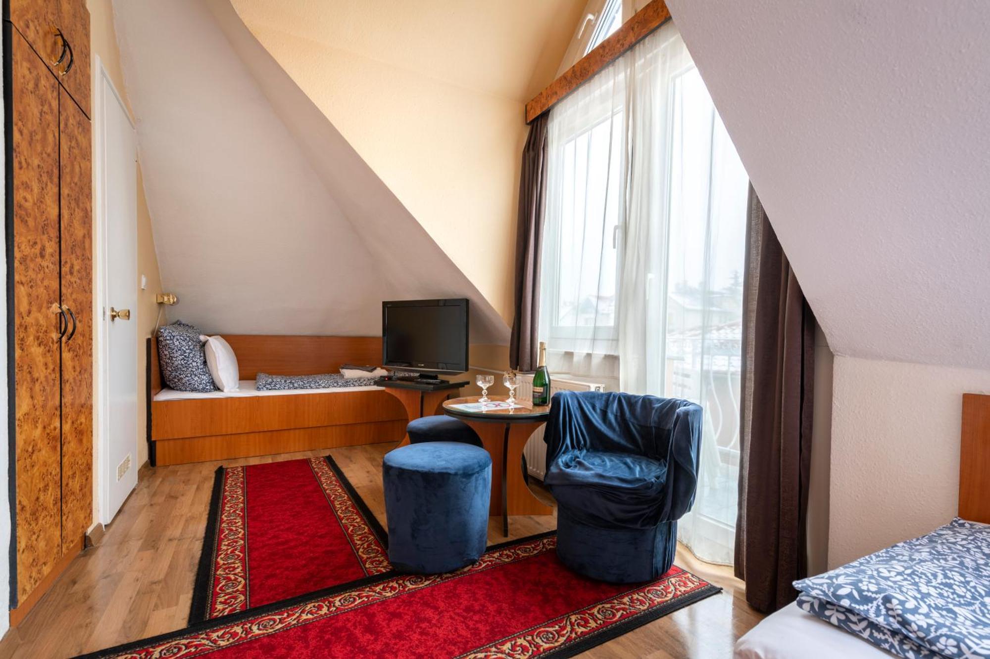 Hotel Kristal Gellert Hill Budapest Exterior photo