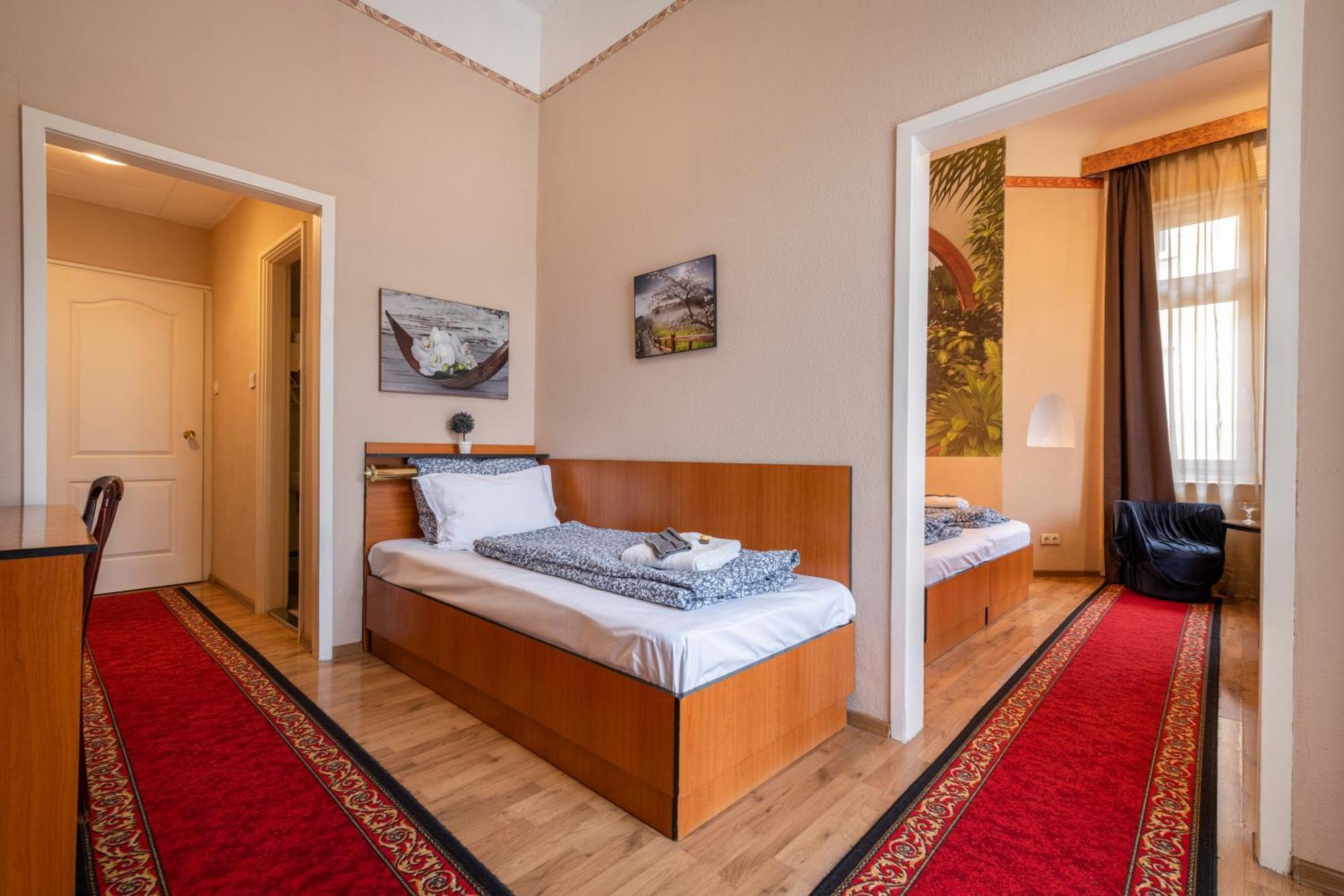 Hotel Kristal Gellert Hill Budapest Exterior photo