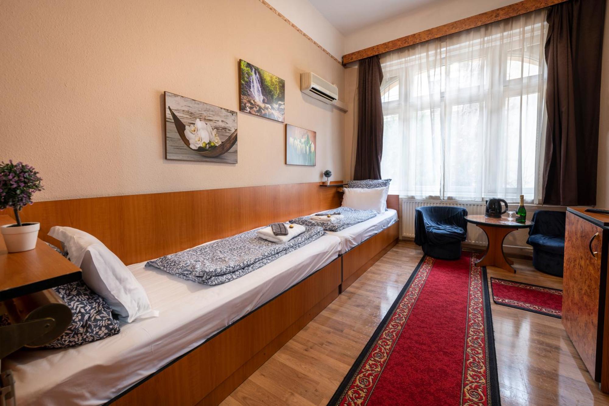 Hotel Kristal Gellert Hill Budapest Exterior photo