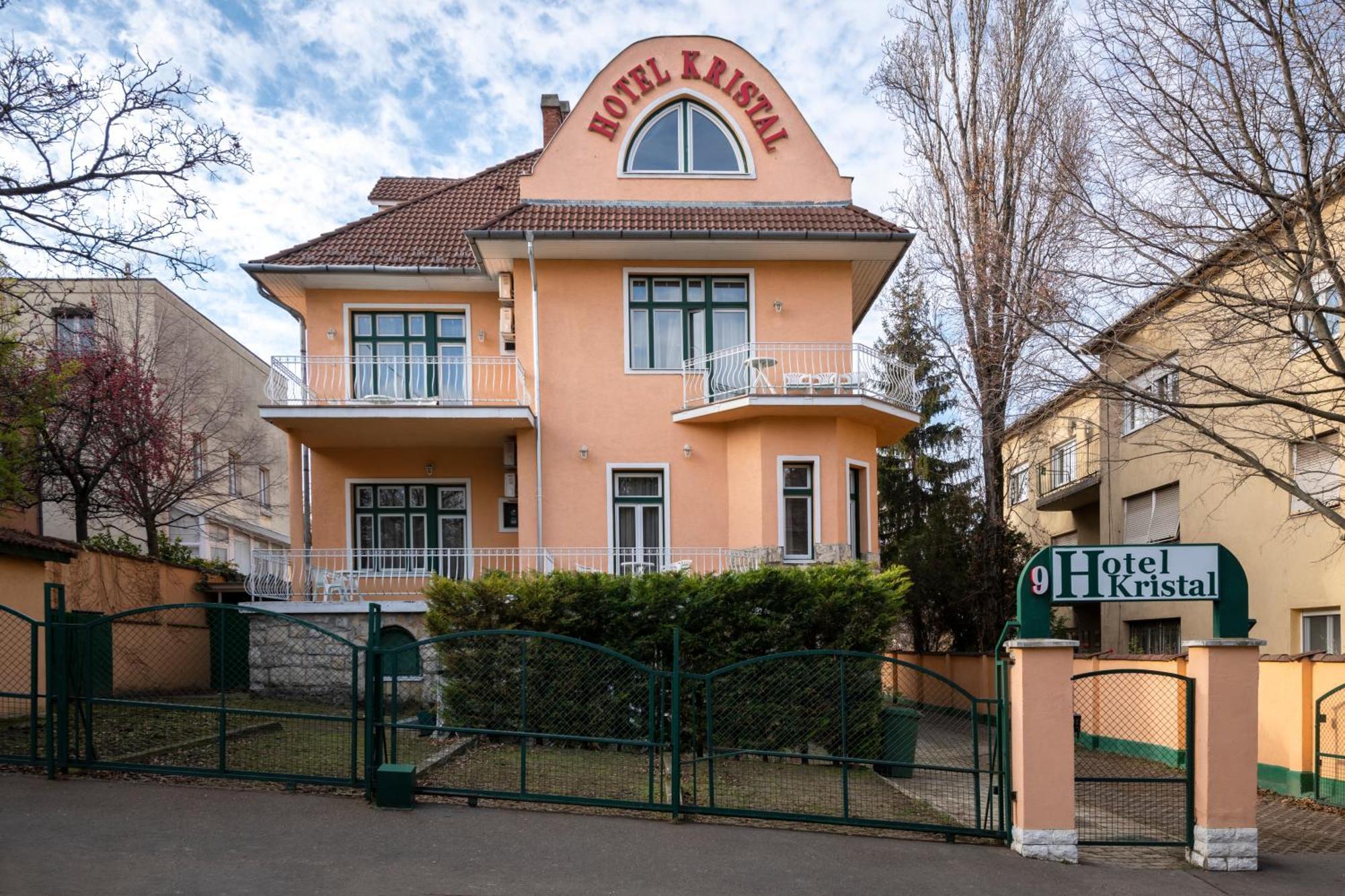 Hotel Kristal Gellert Hill Budapest Exterior photo